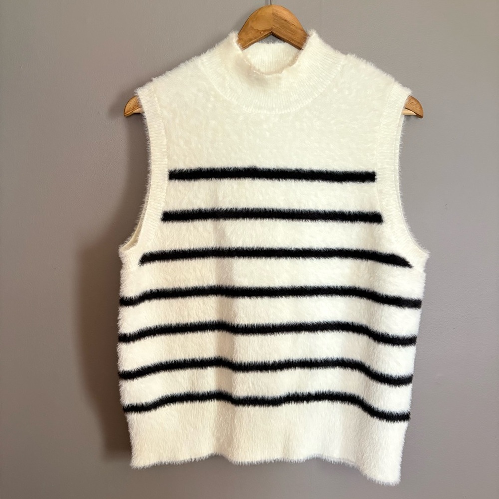 Bailey 44 Fuzzy Cream and Black Sweater Vest Size Large